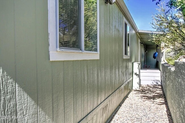 Building Photo - 2518 Hilltop Rd