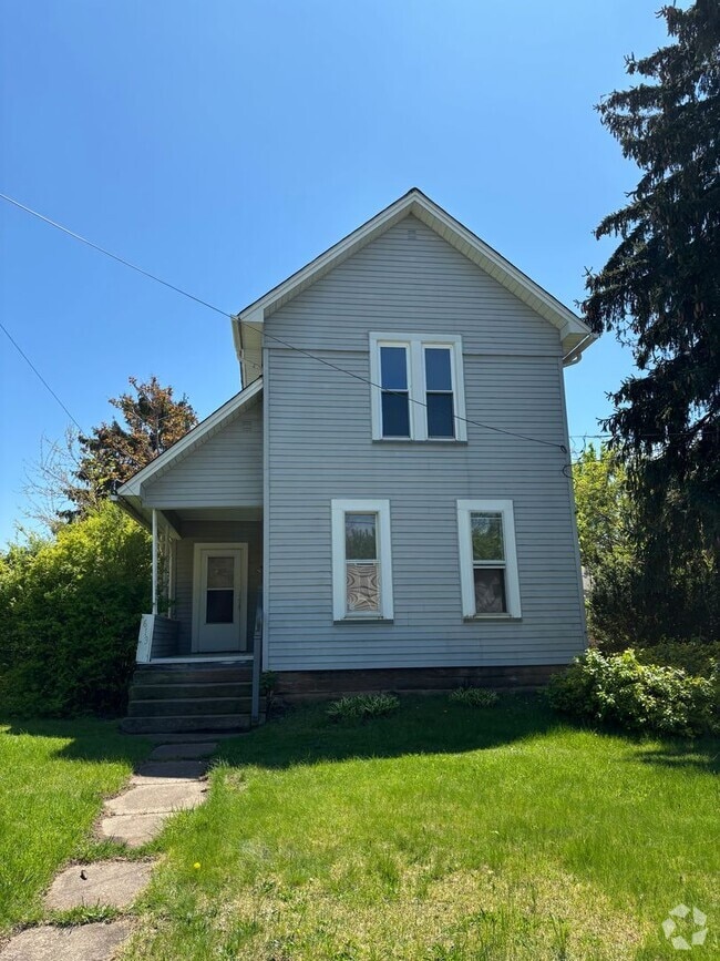 Building Photo - Section 8 Accepted!