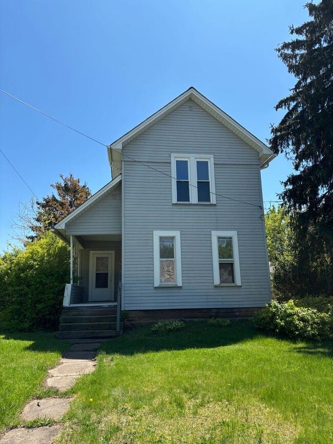 Building Photo - Section 8 Accepted!