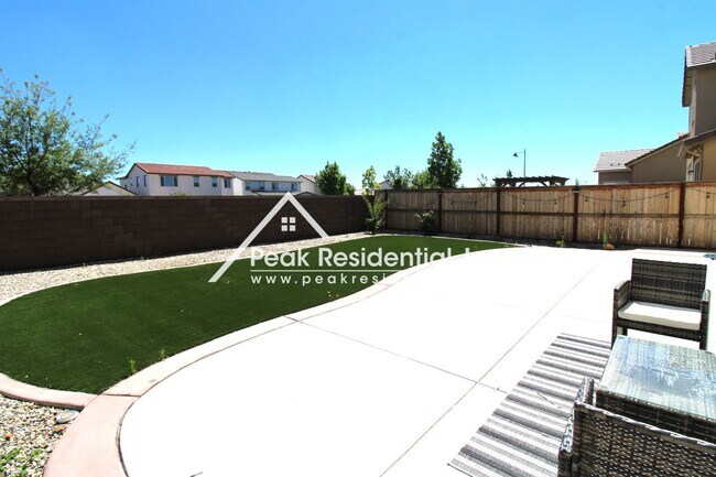 Building Photo - Updated 4bd/3ba Folsom Home with 2 Car Garage