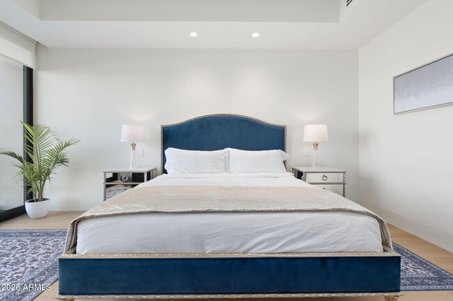 Building Photo - 6587 N Palmeraie Blvd