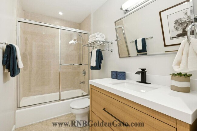 Building Photo - Gorgeous 3 bedroom, 2 and a half bathroom condo in Bernal Park for rent!