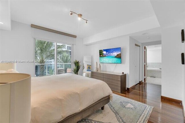 Building Photo - 1331 Brickell Bay Dr