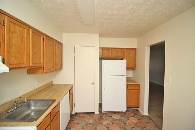 Building Photo - Very Nice Nottingham 3bd/2.5ba Townhouse w/ CAC & W/D--Available 8/14
