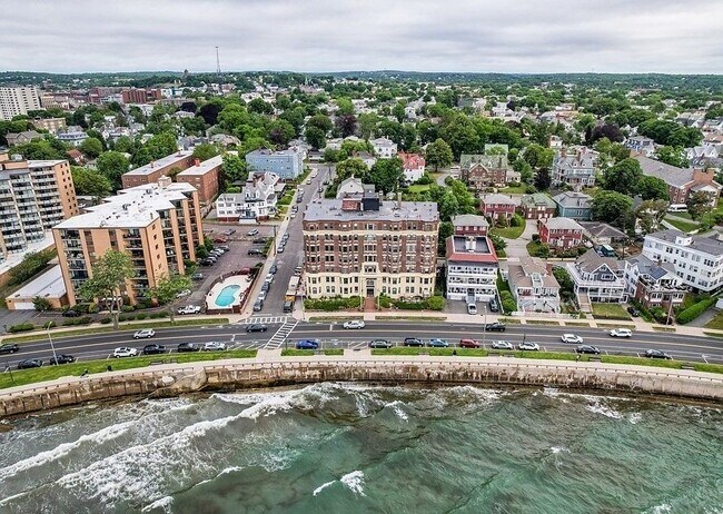 Building Photo - 285 Lynn Shore Dr