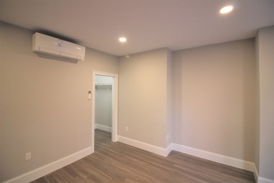 Building Photo - 383 Commonwealth Avenue