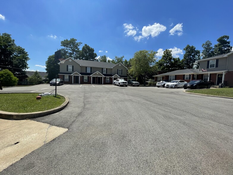 Building Photo - 1164 Woodland Dr