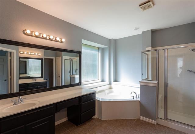 Building Photo - 808 Lake Forest Trl