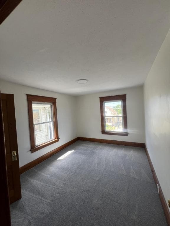 Building Photo - 1221 E 26th St