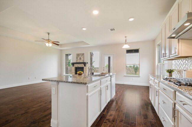 Building Photo - 3904 Driftwood Ln