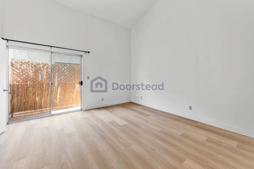 Building Photo - 15555 Nordhoff St