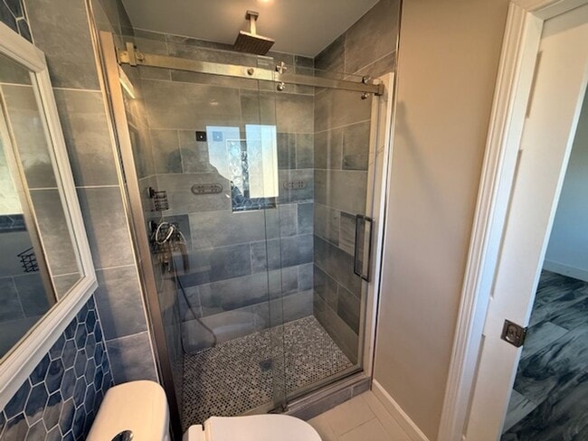 Building Photo - Remodeled 3 Bedroom Home with Bay Views + Stunning Backyard Patio