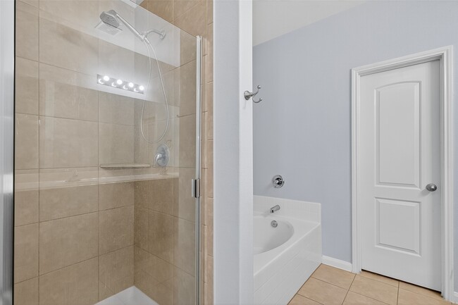 Building Photo - 5119 Harbor Palm Dr