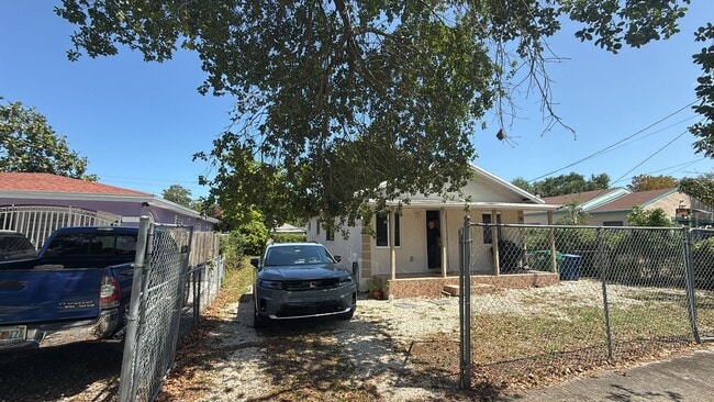 Building Photo - 8013 NW 10th Ct