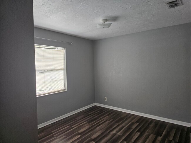 Building Photo - 4276 NW 21st Ave