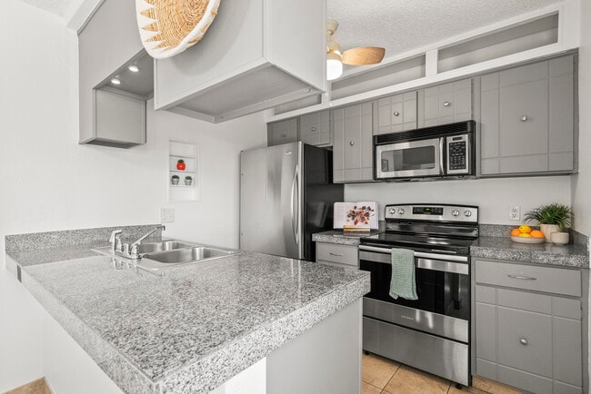 Building Photo - 7309 W Hampden Ave