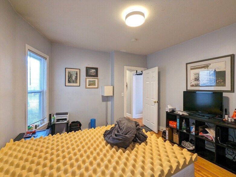 Building Photo - 383 Highland Ave