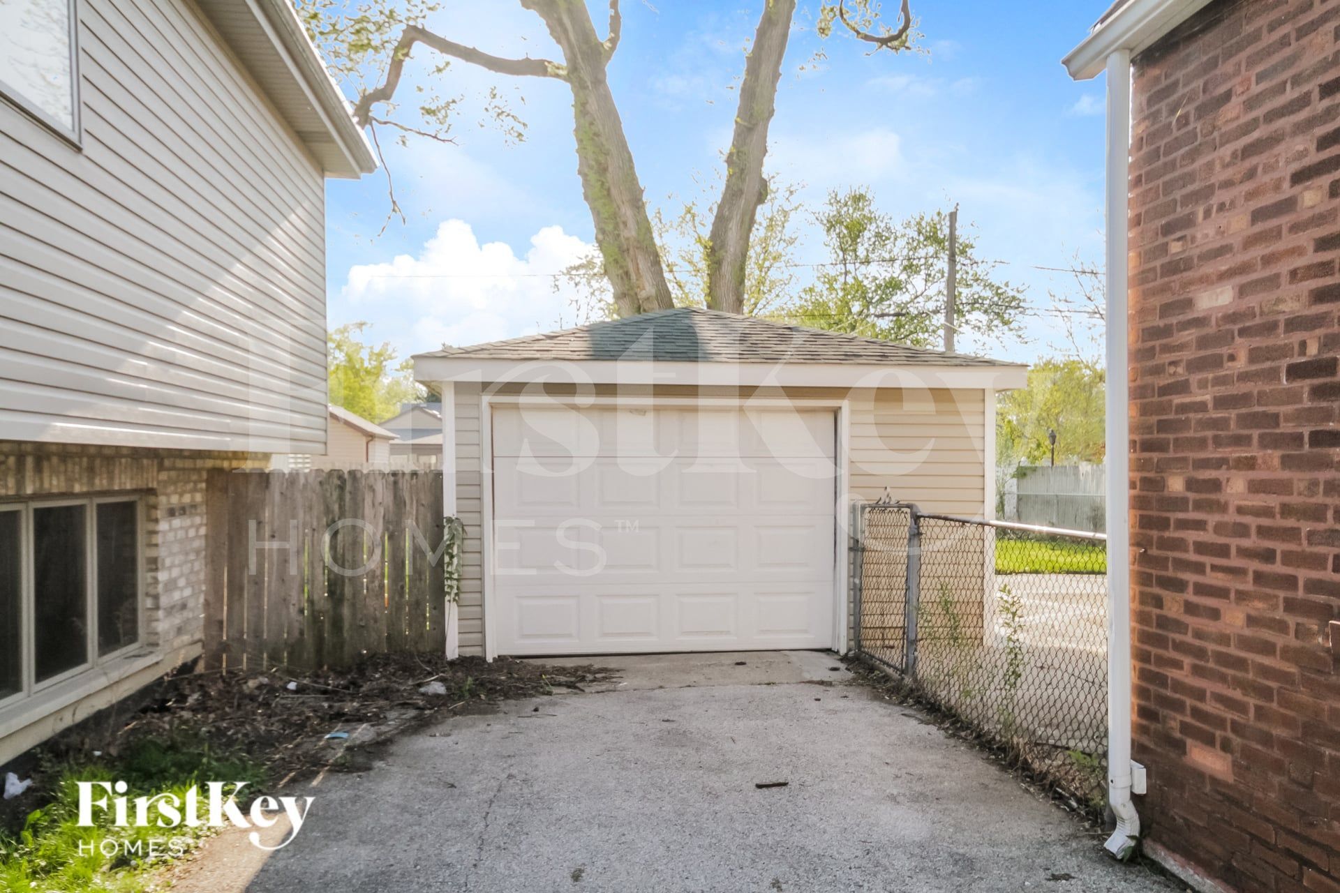 Building Photo - 15006 Avers Ave