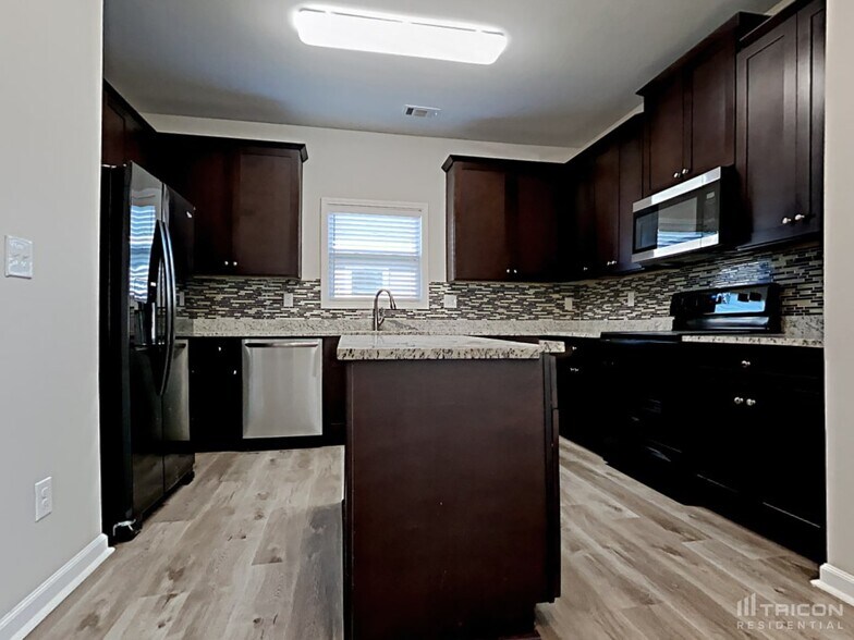 Building Photo - 95 Ascott Trace