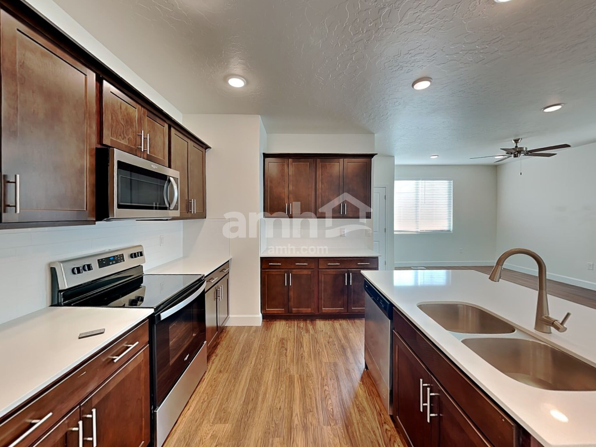 Building Photo - 6776 Silver Creek Dr