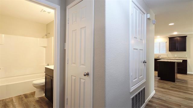 Building Photo - 824 Rivers Creek Ln