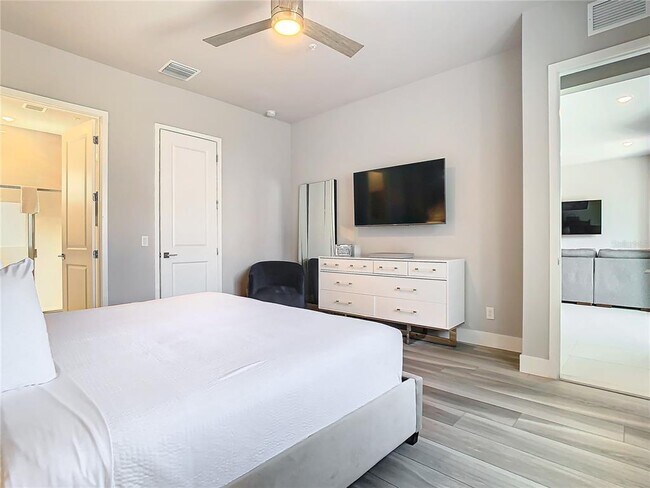 Building Photo - 7770 Sandy Ridge Dr