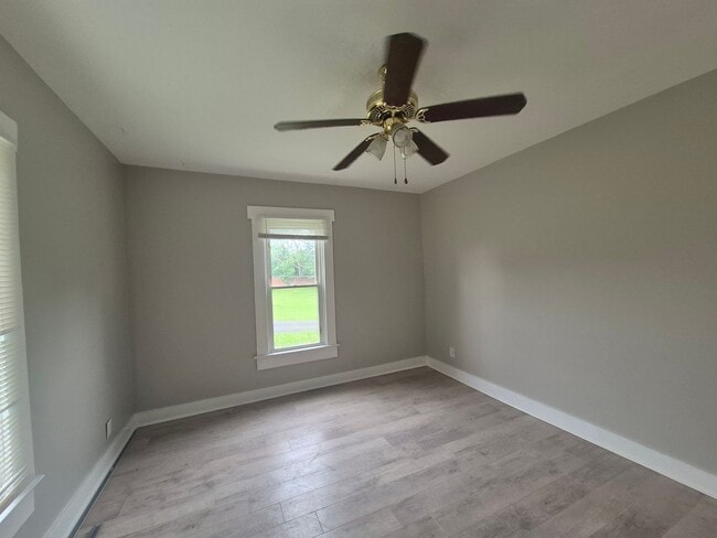 Building Photo - Westbrook 2 bedroom home
