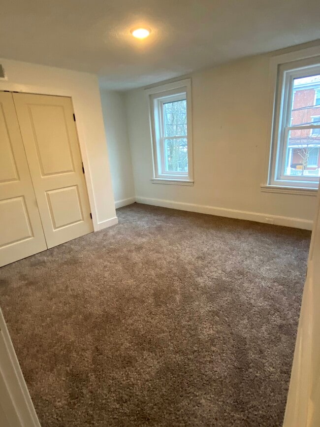 Building Photo - 123 Magnolia St