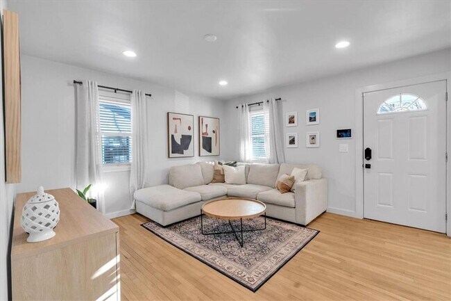 Building Photo - 1520 Foote St NE