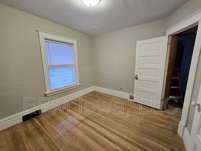 Building Photo - 349 17th St SE