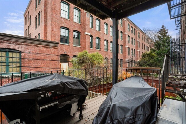 Building Photo - 110 Union Pk St