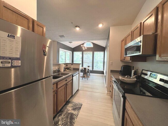 Building Photo - 2400 Autumn Harvest Ct
