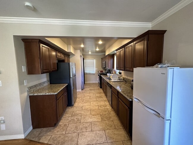 Building Photo - Rooms for rent in San Diego homes near San...