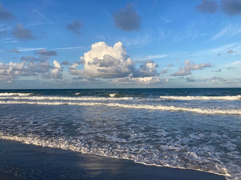 Building Photo - 3341 1st Ave