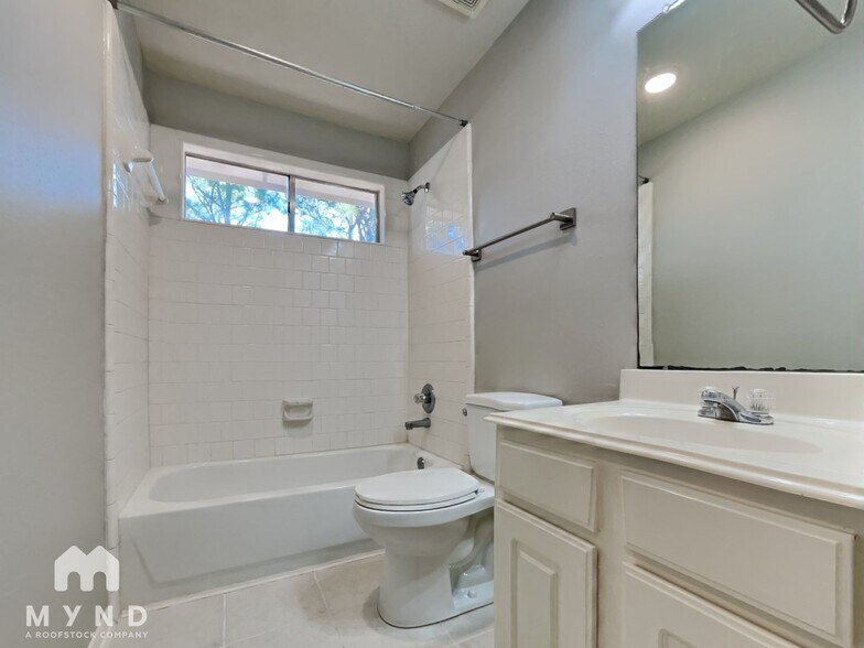 Building Photo - 5903 Sawyer Bend Ln