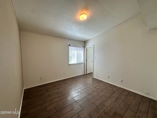 Building Photo - 12372 Tierra Canada Dr