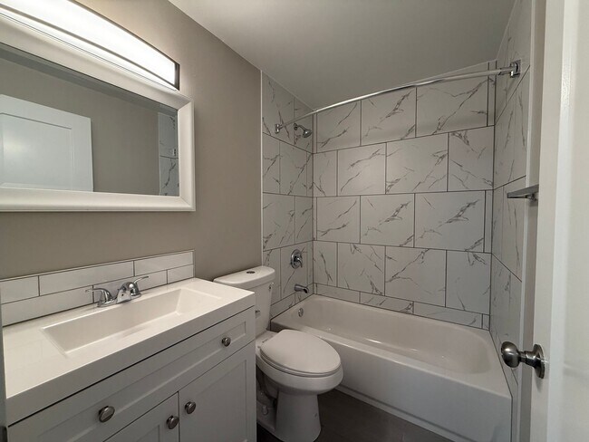 Building Photo - 6127 N Standard St