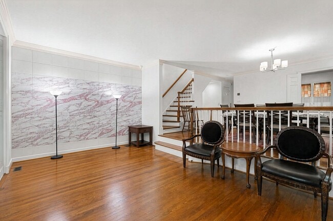 Building Photo - 4422 Westover Pl NW