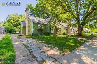 Building Photo - 1016 Bertrand St