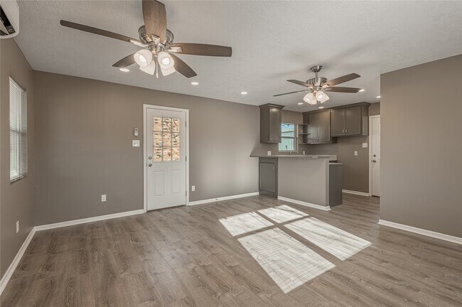 Building Photo - 2201 Badger Ln