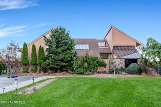 Building Photo - 19 Parker Ave