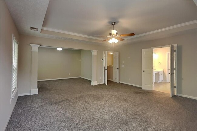 Building Photo - 928 Mill Creek Ave