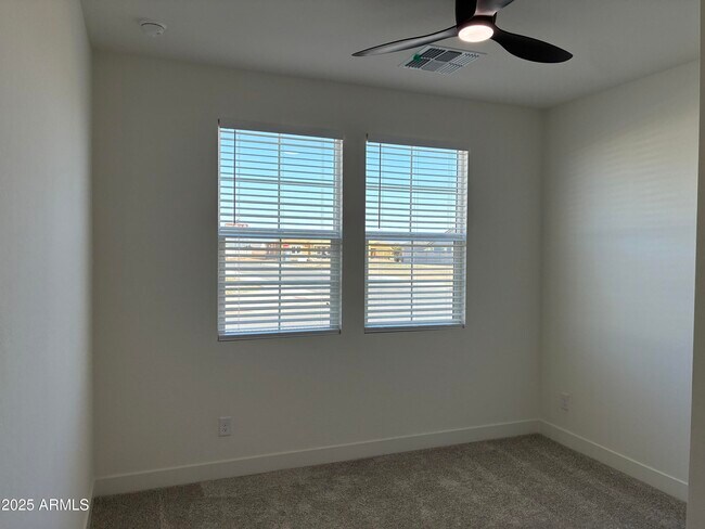 Building Photo - 10862 N Brownsville Ln