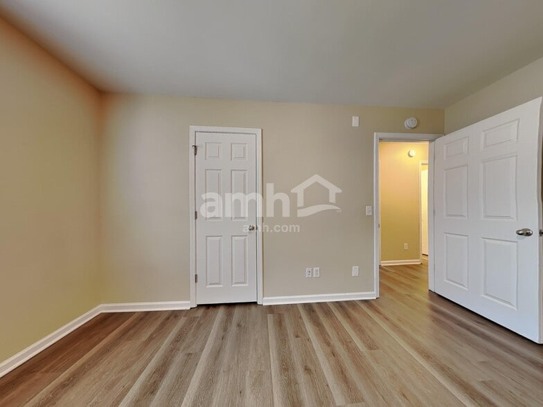 Building Photo - 38 Lake Shore Blvd