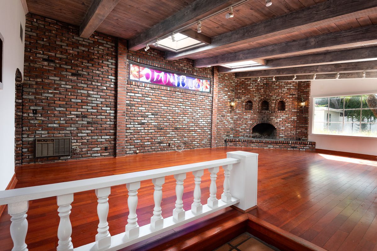 Building Photo - 14842 Morrison St