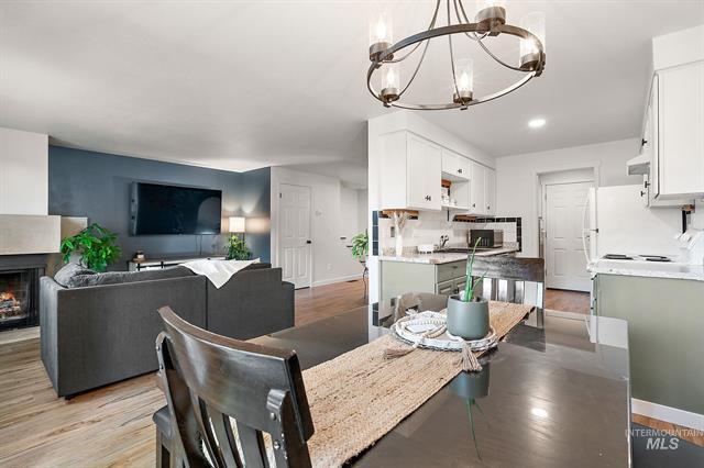 Building Photo - 529 S Beach St