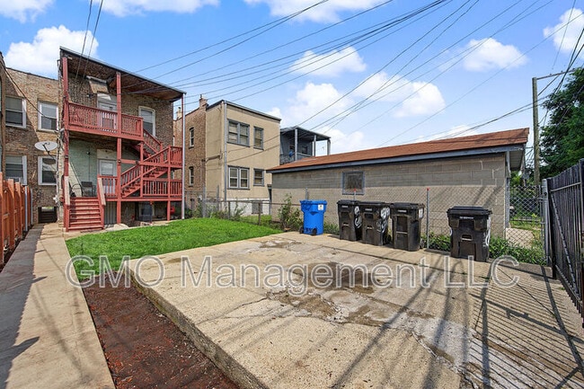 Building Photo - 4341 W Gladys Ave