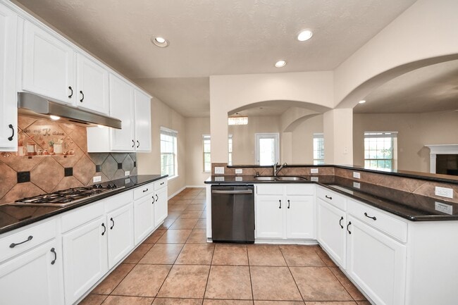 Building Photo - 14311 Lakepointe Bend Ln