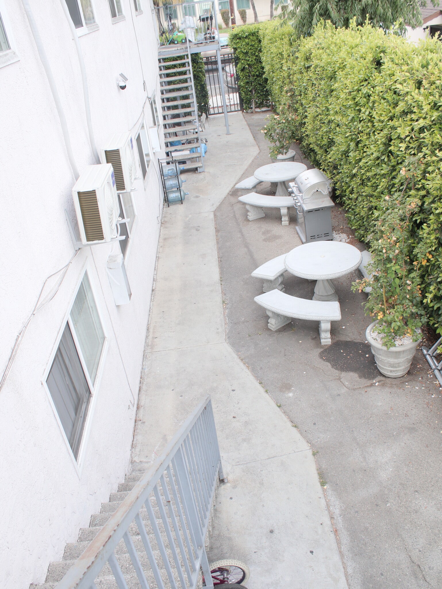 Building Photo - 11116 S Figueroa St