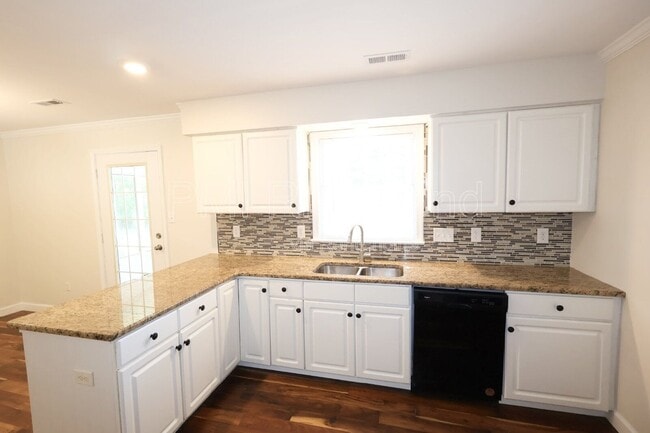 Building Photo - 9713 Pampas Dr